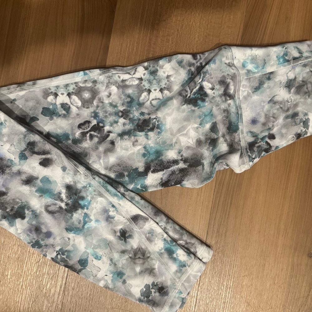 Lululemon Athletica Floral Print Leggings - Blue and Gray